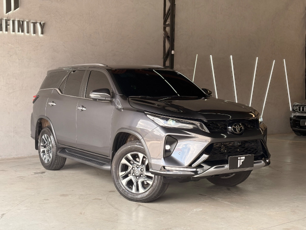Toyota Hilux SW4 SRX Platinum