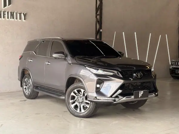 Toyota Hilux SW4 SRX Platinum